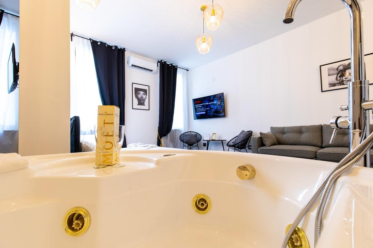 Muni Boutique Flat By Babylon Stay Neapel Exteriör bild