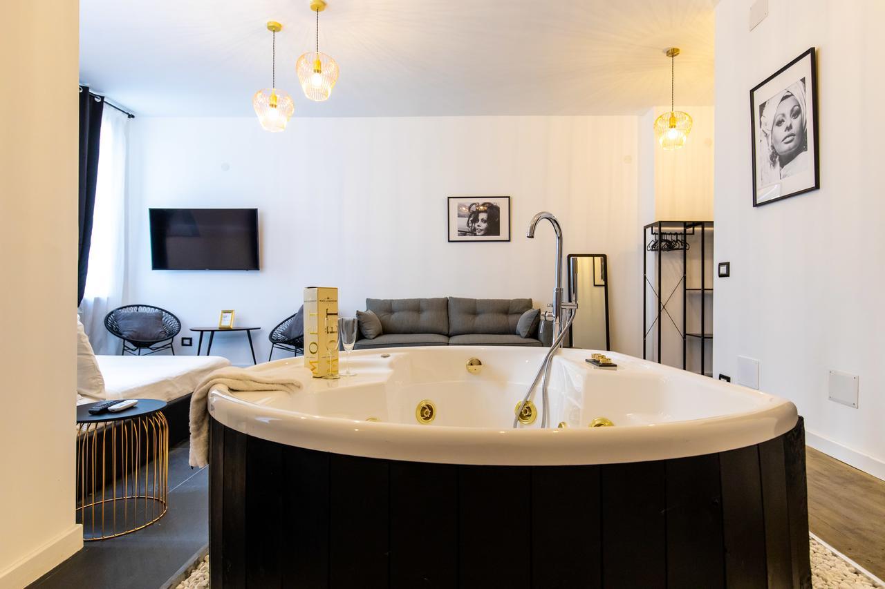 Muni Boutique Flat By Babylon Stay Neapel Exteriör bild